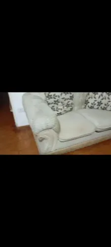 Sofa clássico em capitone marfim imperial