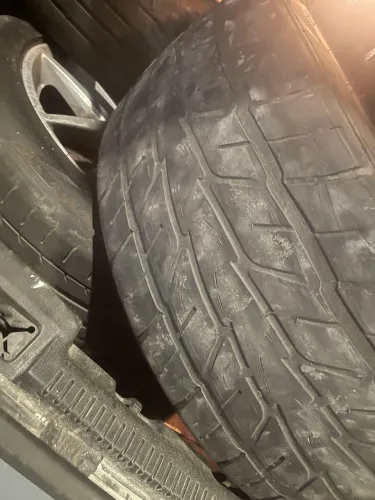 2 pneus 265/40/22