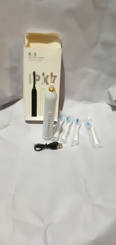 Escova elétrica com 4 refiz e carregador