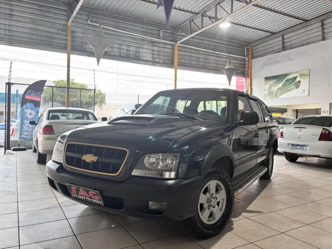 Chevrolet S10 Pick-up STD 2.8 4X4 CD TB Int.dies. 2001