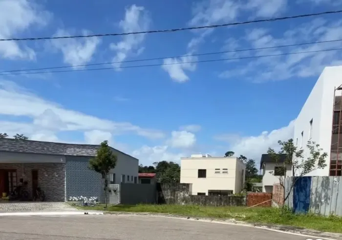 Lote 243 m² Condomínio Jardins do Lago