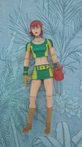 Figure Rachel Summers