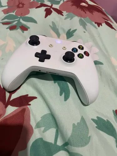 Controle Xbox One / Series S e X Original Branco