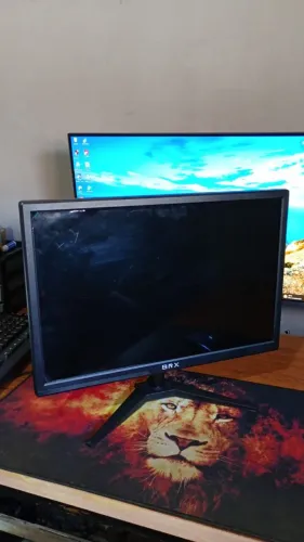 Vendo um monitor com defeito