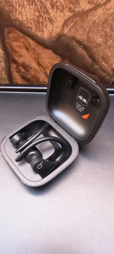 Fones de ouvido powerbeats pro preto