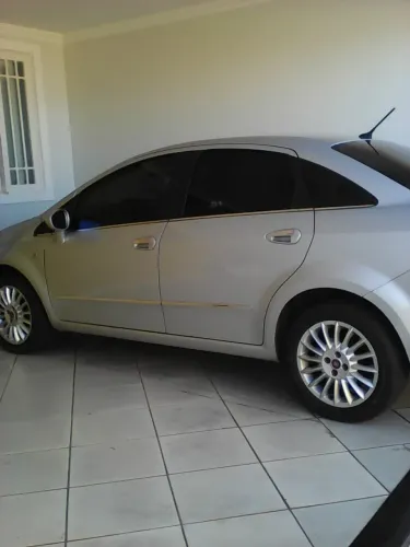 Fiat Linea Absolute 1.9/1.8 Flex Dualogic 4P 2011