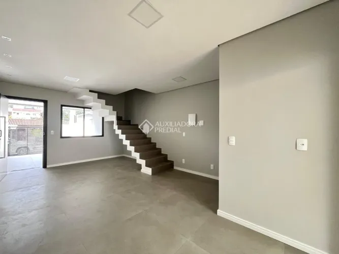 Sobrado Geminado com 92,97m², 3 dormitórios sendo 1 suíte, à venda por R$ 599.000,00