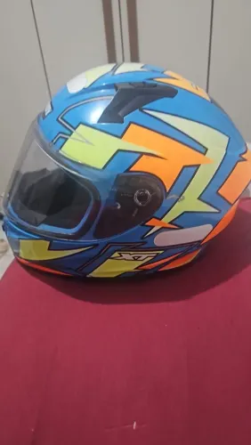 Vende se capacete semi novo