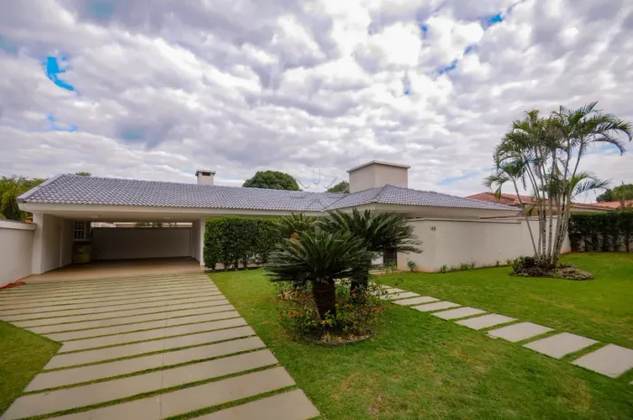 Casa Ampla e de Alto Padrão à Venda no Condomínio Vila Residencial B - Foz do Iguaçu/PR