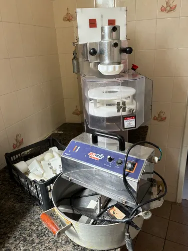 Máquina de salgados/masseira/modeladora/panela mexedora