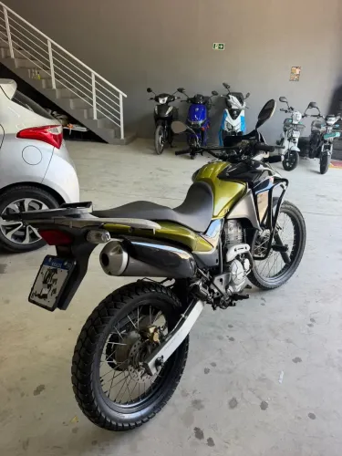 Xre300 em perfeito funcionamento, moto com motor perfeito vela fina nada pra fazer