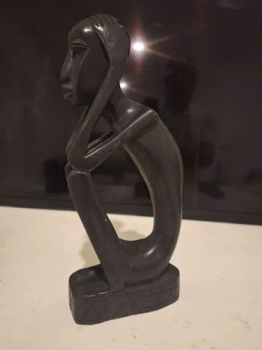 O PENSADOR EM MADEIRA ARTE ANGOLANA