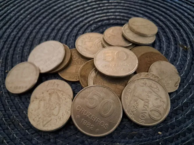 LOTE DE CRUZEIROS - MOEDAS