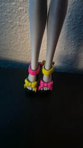 Sapatos Monster High Draculaura Gloom Beach
