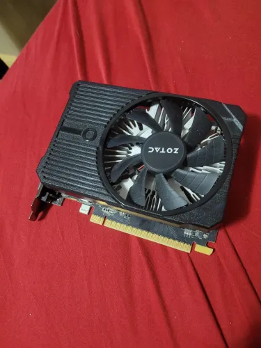 Placa de video GEFORCE GTX 1050 2GB 128BIT GDDR5