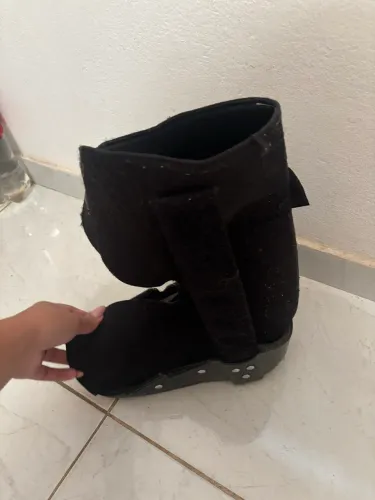 Vendo bota ortopédica 