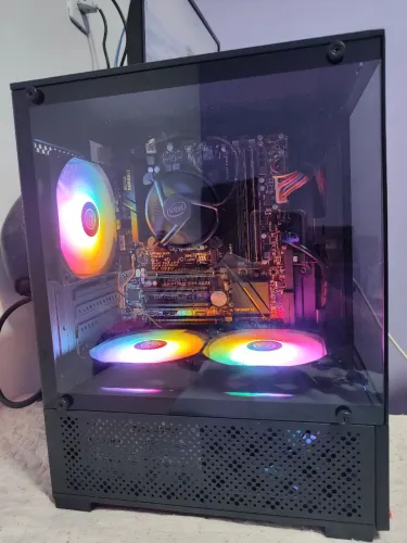CPU i5 sexta geração,8g RAM, SSD de 256g, placa mãe gigabyte 