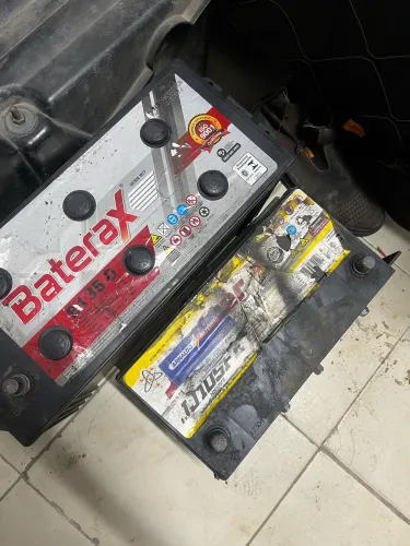 Vendo duas baterias135 amperes e 105