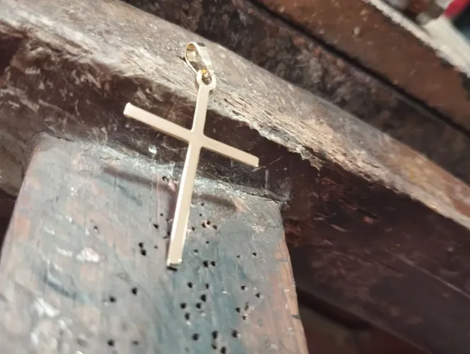 PINGENTE CRUZ EM OURO 18K 