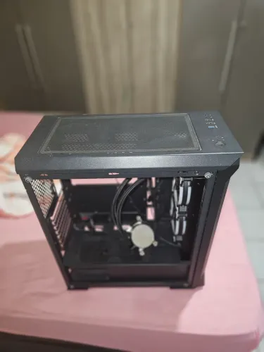 GABINETE MANCER + WATERCOOLER RISEMODE USADO