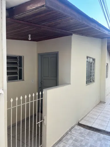 Casa 2 quartos no portão