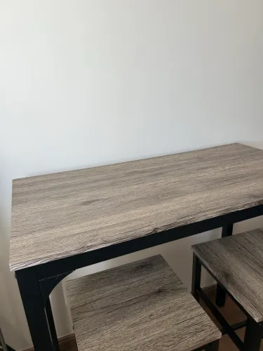 Mesa Bancada Alta com 2 banquetas