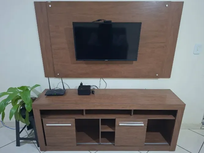 Rack com Painel de Madeira