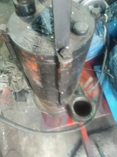 Vende se  01bomba para drenagem de água 110/220 volts 