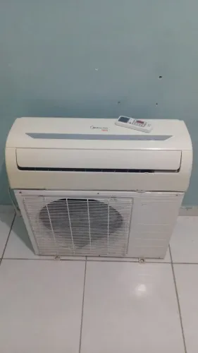 Ar condicionado de 9 mil btus funcionando perfeitamente 