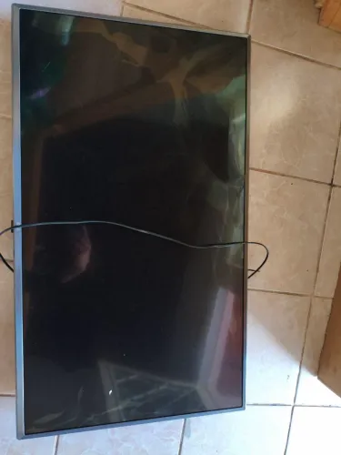 TV LG 4K com avaria, não funcional