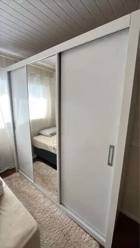 guarda-roupa semi novo e cama de solteiro box semi nova 