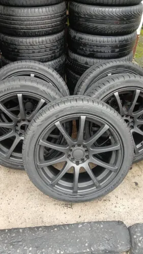 ?Jogo de pneu 225/45 R18 Na promoção, DE R$5.000 por apenas R$3.500 ?
