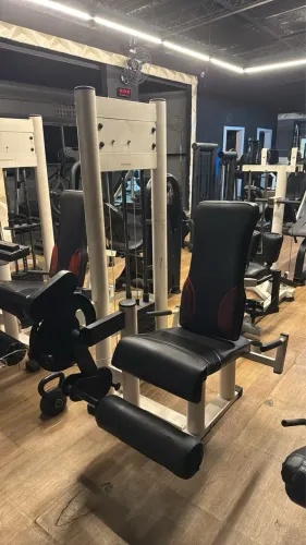 Cadeira flexora e cadeira extensora