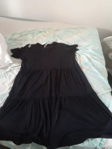 Vendo lindo vestido preto. Tamanho GG.