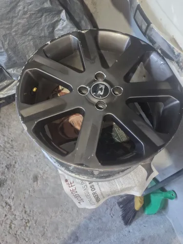 Vendo rodas 17 tala 7 ou troco também por rodas 17 com tala 6 rodas boas furacão 4 p 100