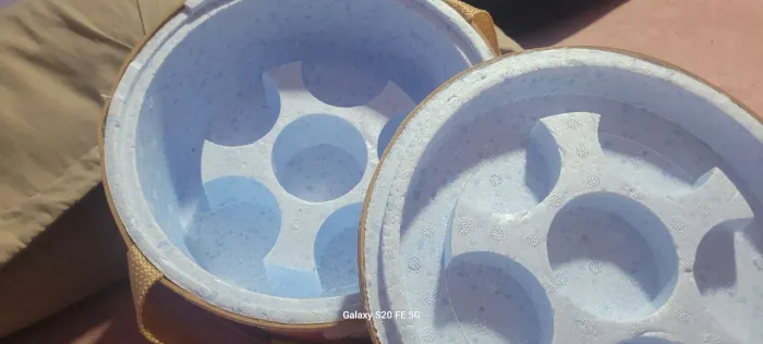 Isopor pra piscina e banhos.
