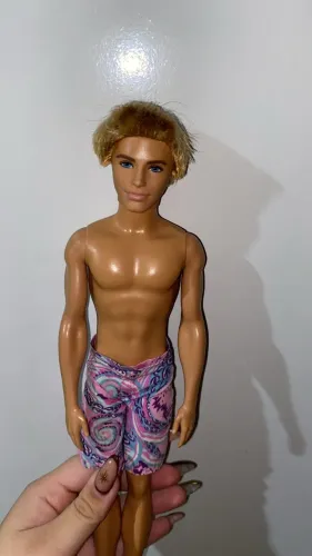 boneco Ken Beach