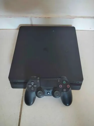 PS4 slim desbloqueado com 8 jogos a escolha do cliente e 1 controle original
