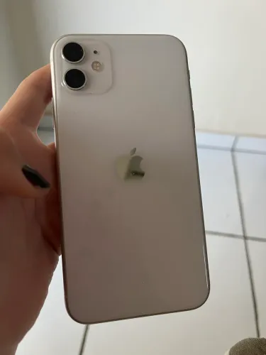    iPhone 11 64GB - Sem Defeitos, Ótimo Estado
