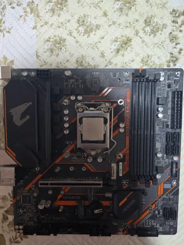 Kit i5 9400f + placa mãe B365 Aorus Elite (possui algum defeito)