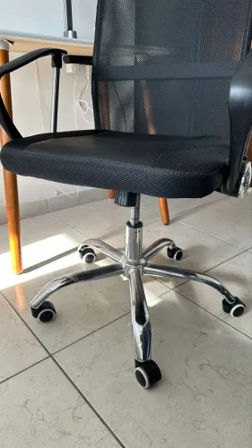 Cadeira preta escritório