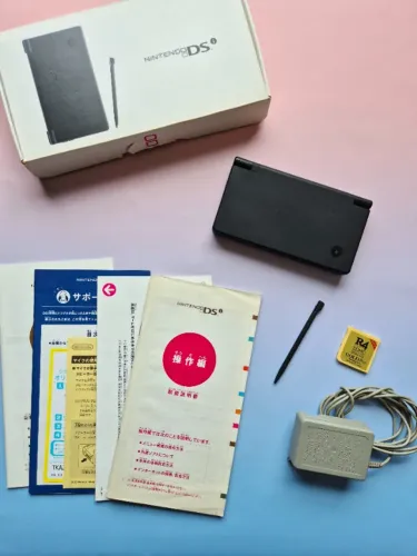 Nintendo DSi Preto Com Caixa Completo + Cartucho R4 Lotado de Jogos