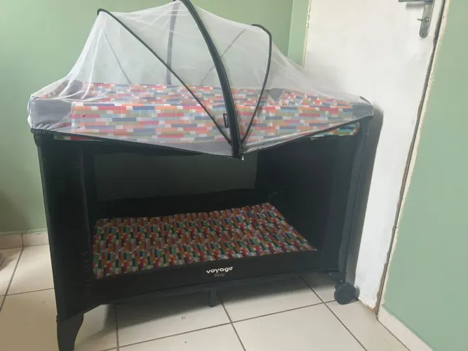 Berço chiqueirinho.