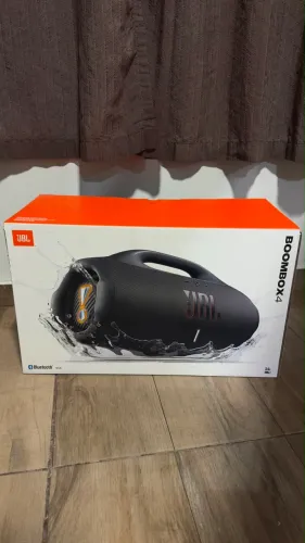 JBL Bombox 4 preta nova na caixa