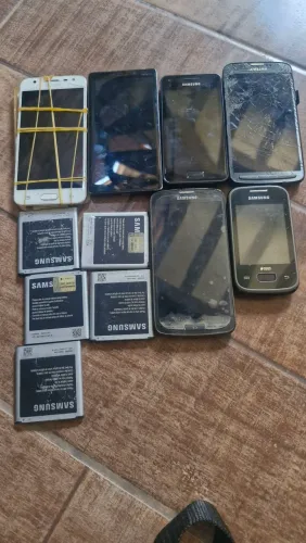 Lote de celulares e baterias 