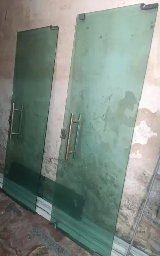 Duas Porta de vidro