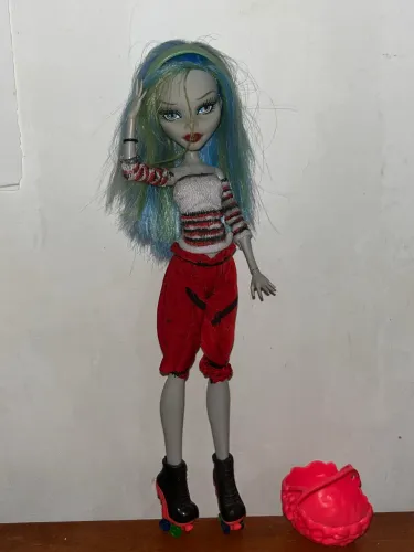 Monster High Ghoulia Yelps G1