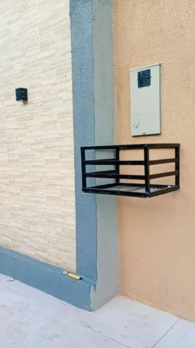 Lixeira residencial frente.