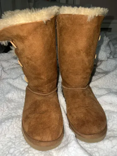 BOTA UGG
