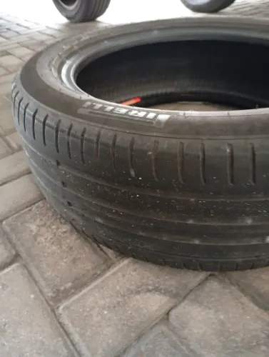 Pneu para carro